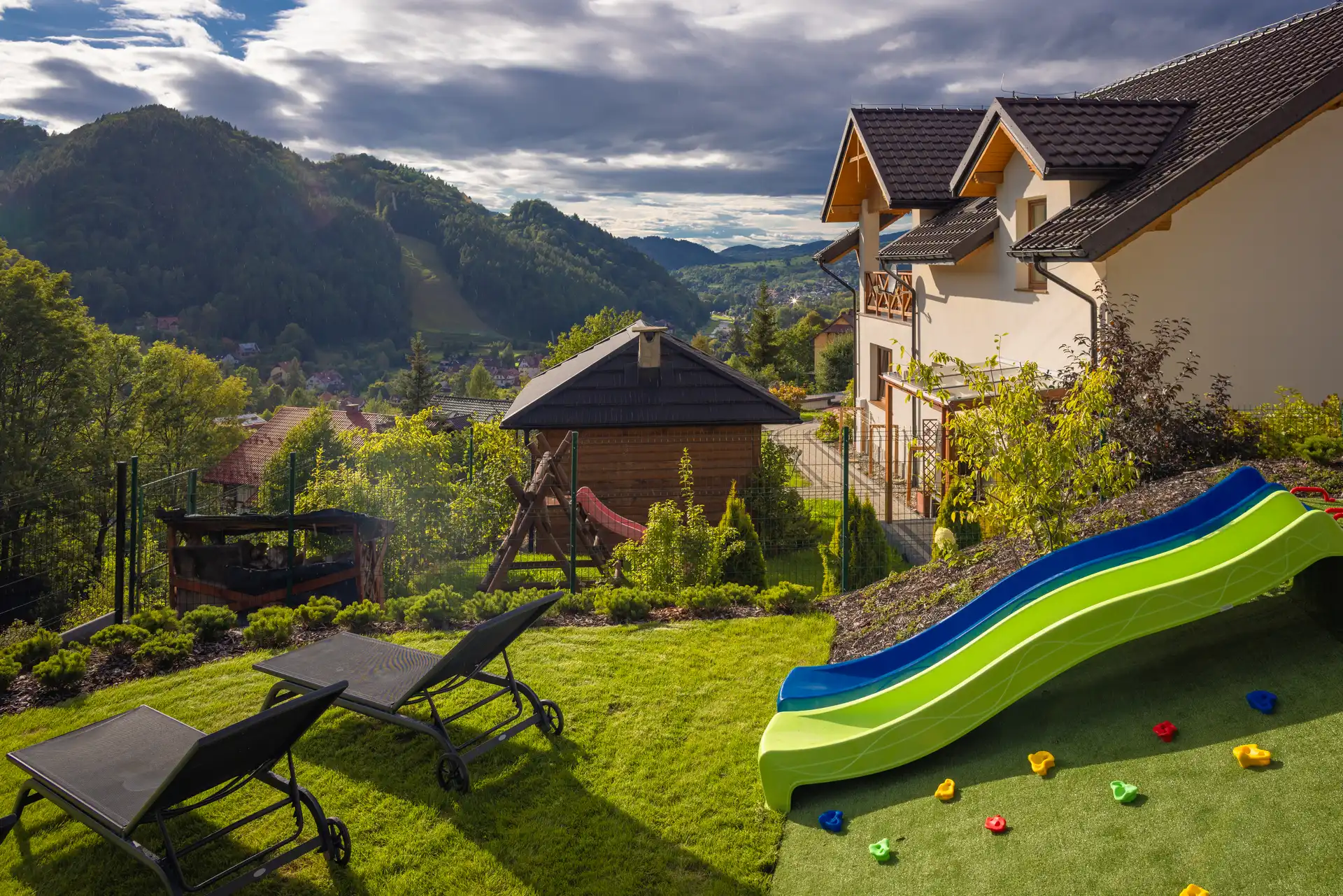 223 Apartamenty Górskie w Szczawnicy - ogród i otoczenie © Konrad Rogoziński