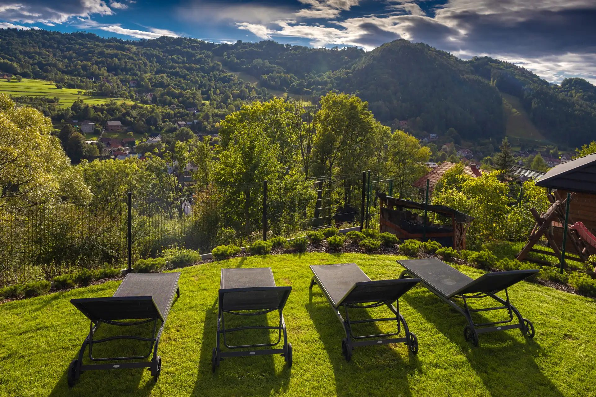 224 Apartamenty Górskie w Szczawnicy - ogród i otoczenie © Konrad Rogoziński